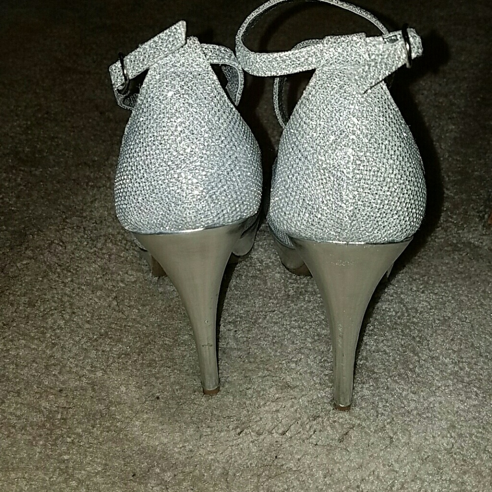 Silver sparkly platform heels - Picture 5 of 5